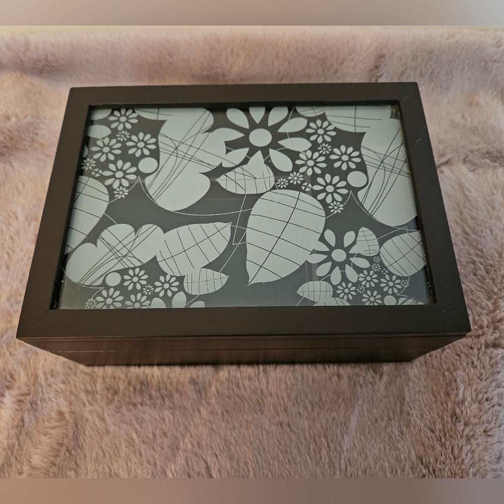 Umbra Floral Patterned Black Jewelry Box